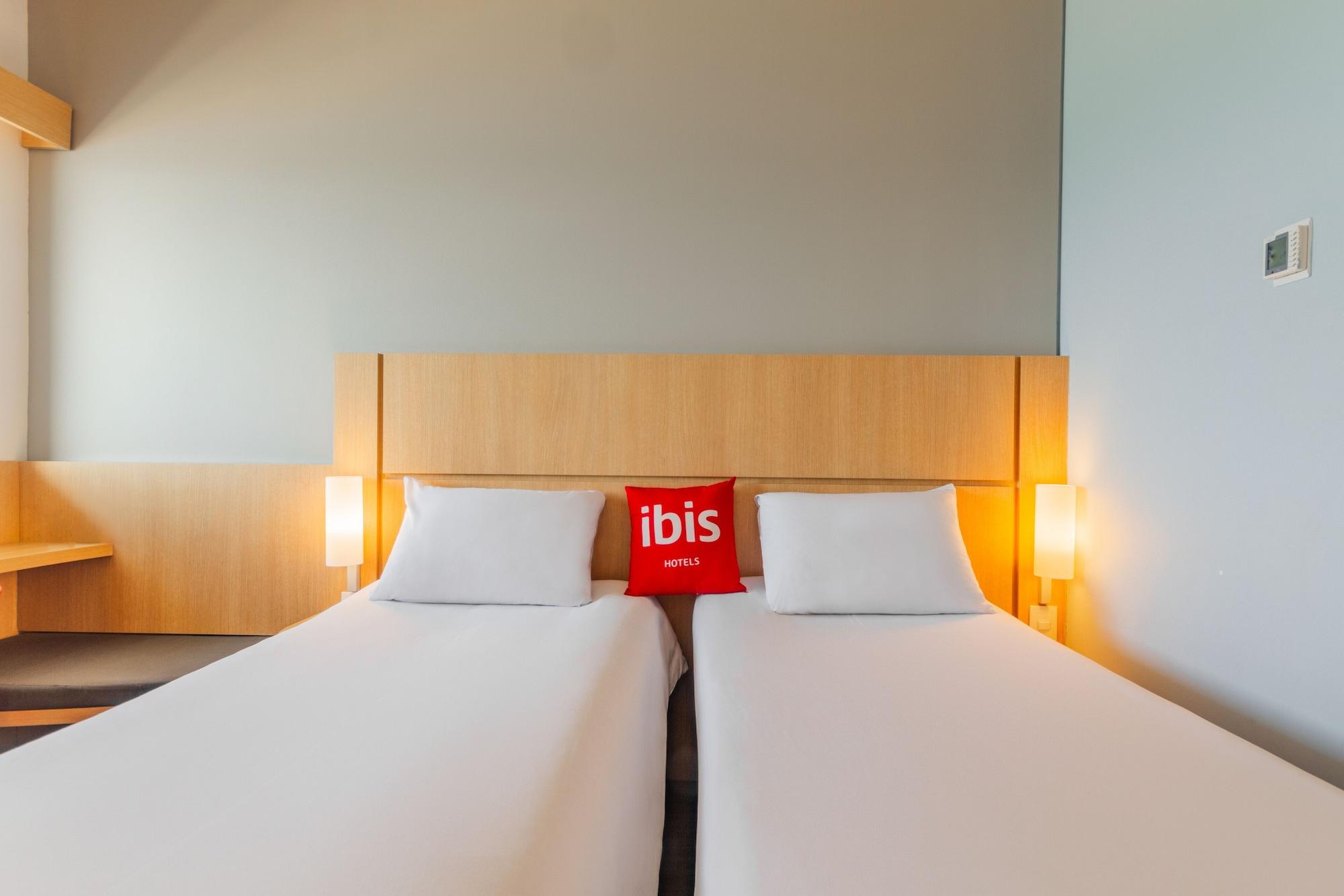 Ibis Cartagena Marbella Hotel Bagian luar foto